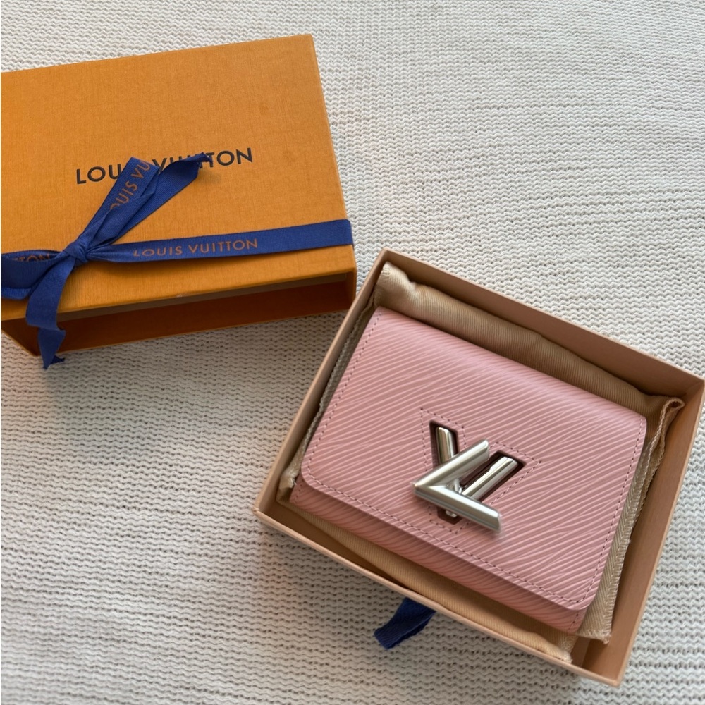 Louis Vuitton Pink Epi Leather Wallet - LIMITED EDITION TWIST LOCK